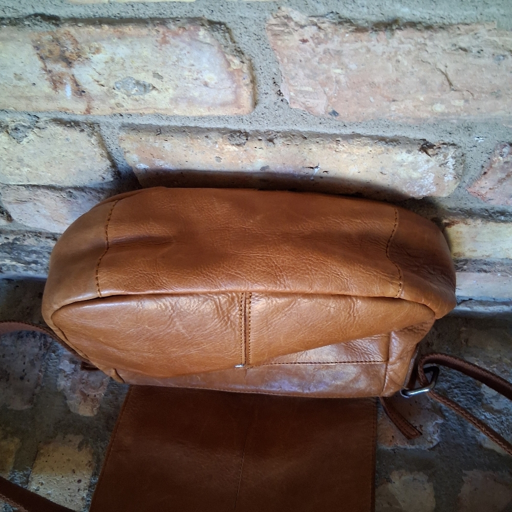 GENICCI LEATHER SHOULDER BAG WITH FTONT FLAP - Picture 11 of 11
